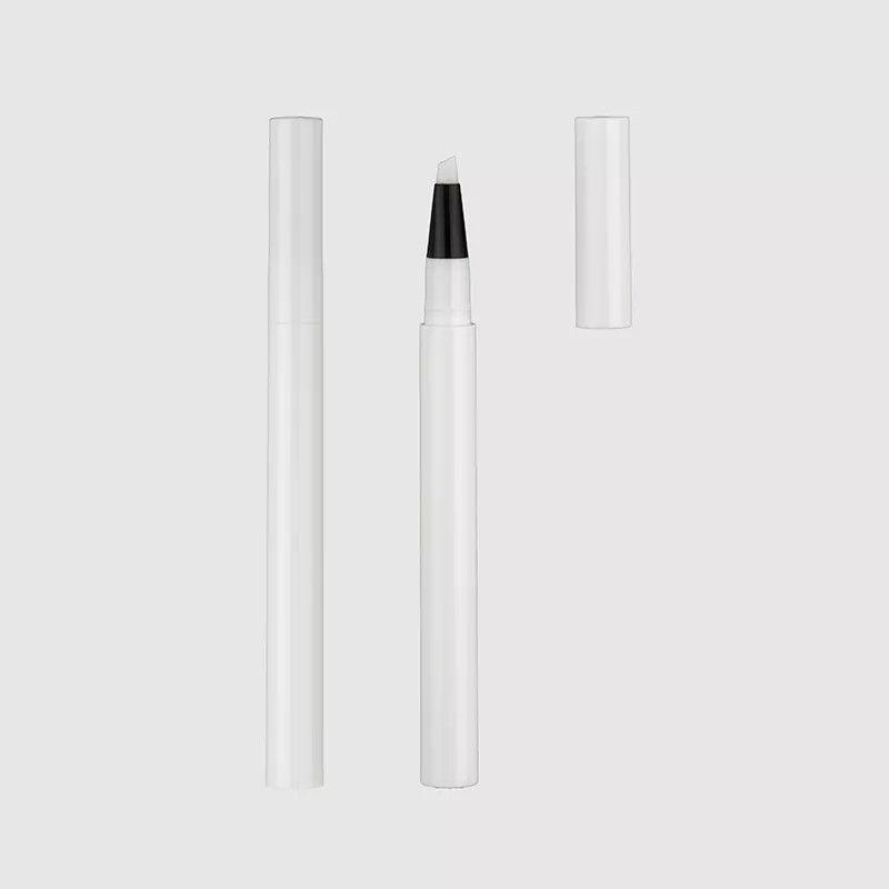 Angled brush cat-eye liner packaging